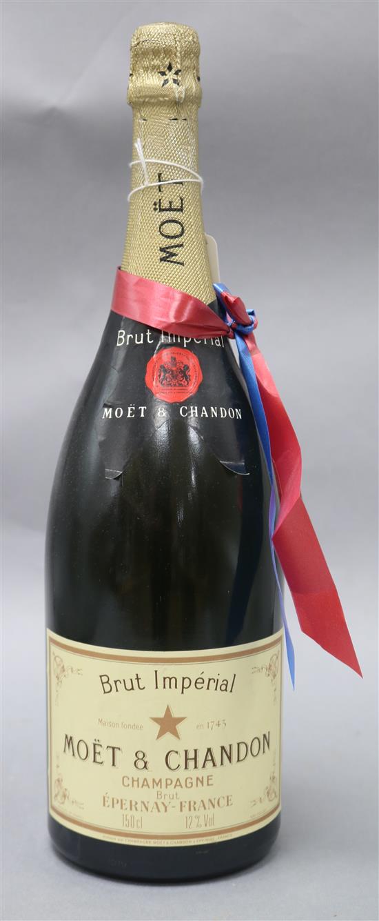 One Magnum bottle of Moet & Chandon champagne